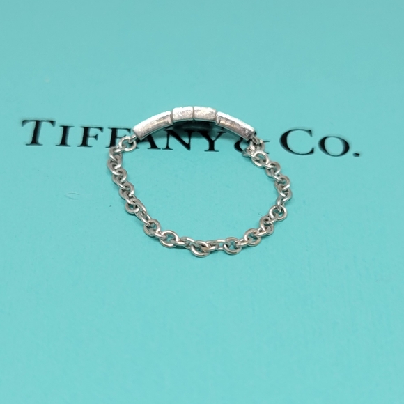 Tiffany "T" Diamond Chain Ring - Picture 9 of 10